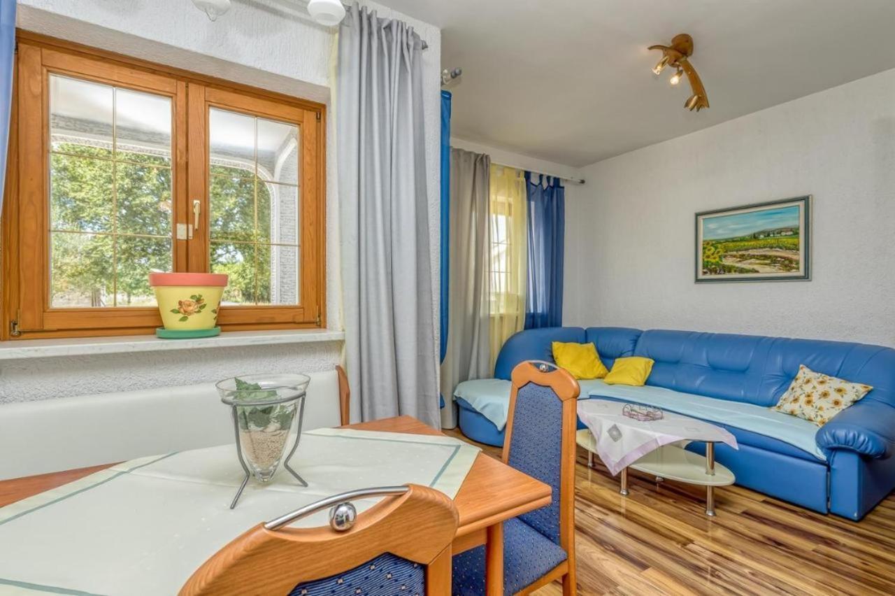 Apartments Finka Пореч Екстериор снимка